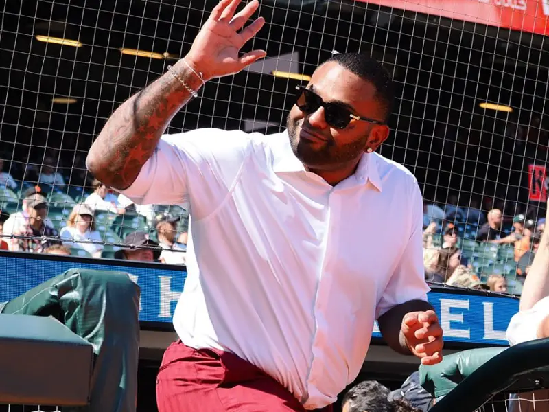 Giants fan favorite Sandoval to join camp as non-roster invitee